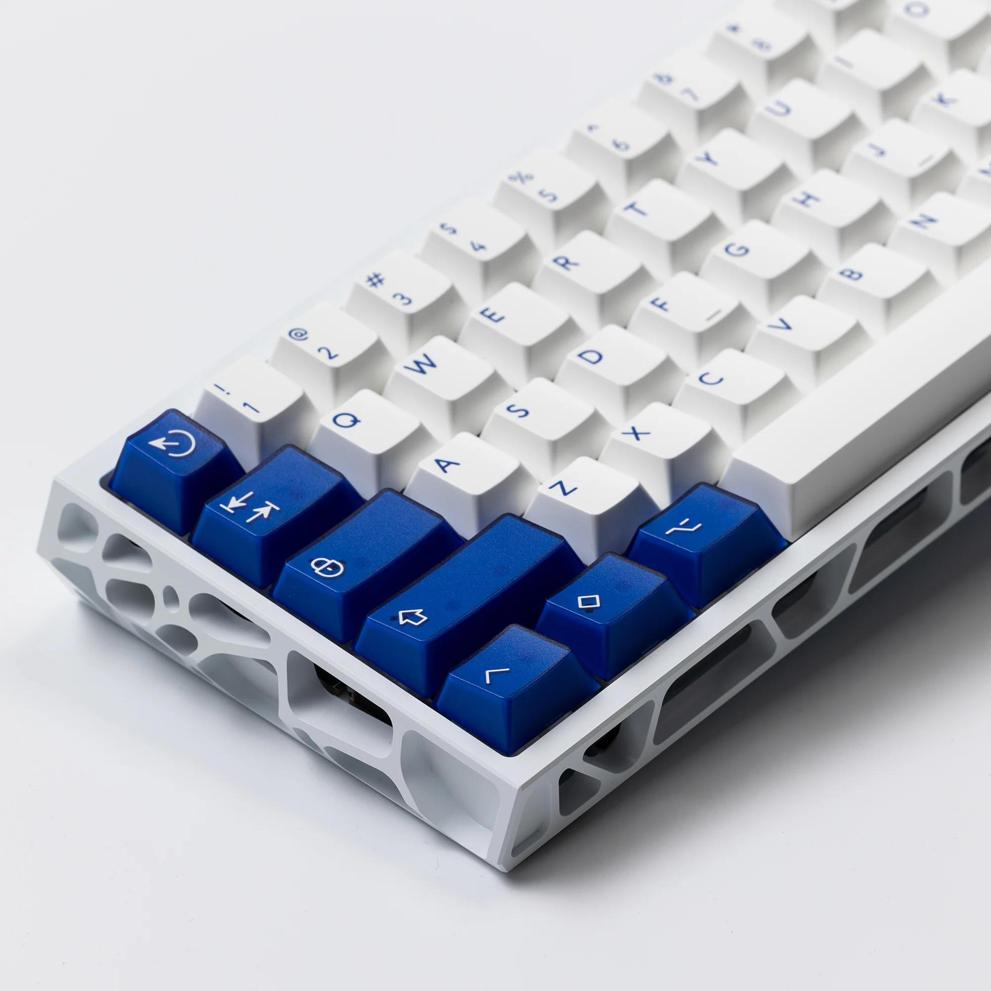 Ready to use Holy60 Keyboard with PBTfans Klein Blue R3